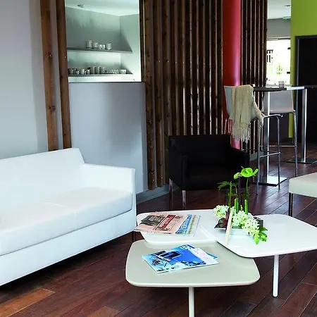Adonis Dock Ouest Aparthotel Lyon