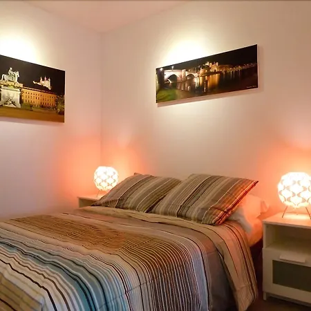Couette-café Clos Feuillat 2*