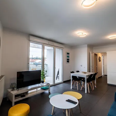Apartment Be My - Les Mots Bleus Lyon