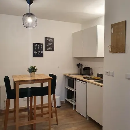 Fonctionnel Au Calme Avec Garage Individuel Et Balcon 公寓 *