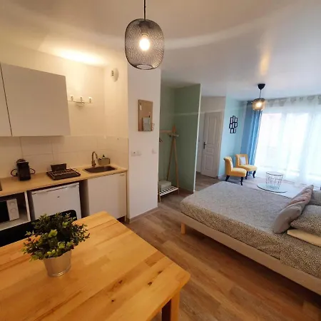Fonctionnel Au Calme Avec Garage Individuel Et Balcon 里昂