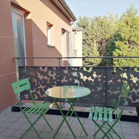 Fonctionnel Au Calme Avec Garage Individuel Et Balcon 公寓
