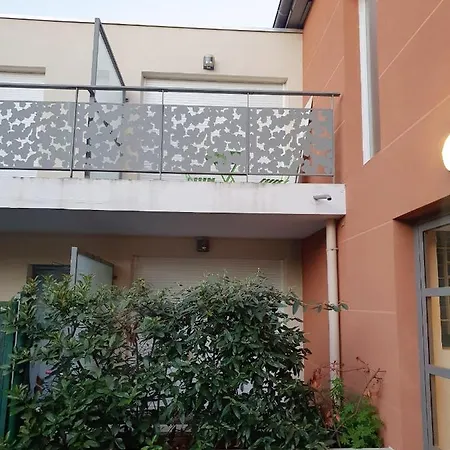 Fonctionnel Au Calme Avec Garage Individuel Et Balcon 里昂