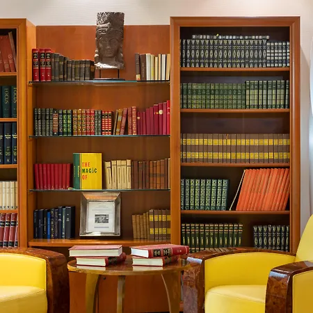 Charlemagne By Happyculture Hotell 4*