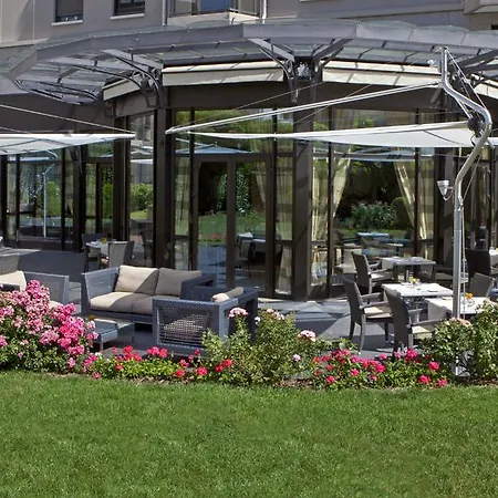 Warwick Reine Astrid - Apart-hotel Lyon