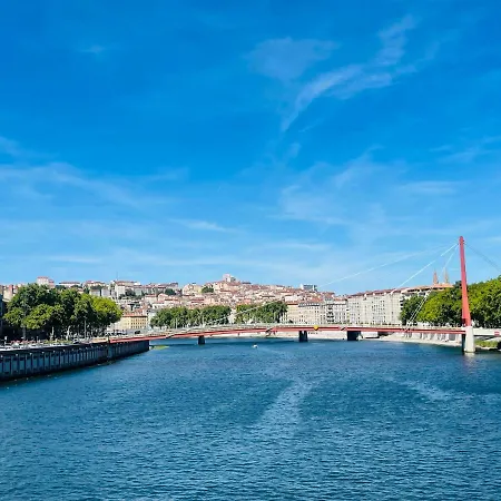 La Petite Maison Dans La Croix Rousse Casa de Férias *