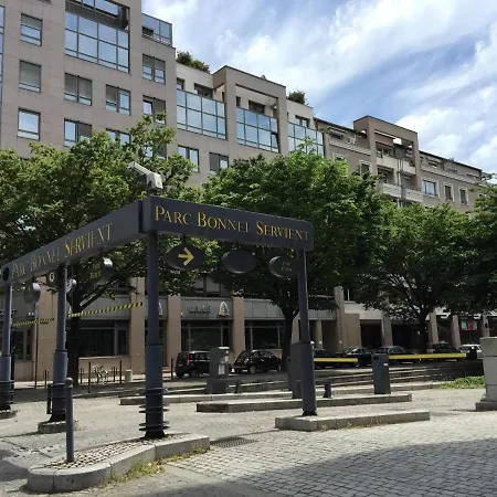 Lost Part Dieu -entre Centre Et Gare Part Dieu -netflix Daire *