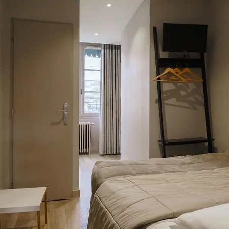 Du Theatre Hotel 2*