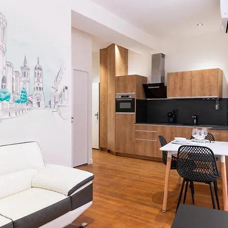Croix Paquet - A Apartment *