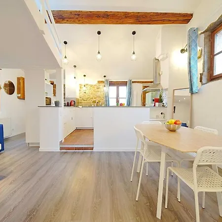 The Fernand-panoramic View-sathonay-terreaux Апартаменты