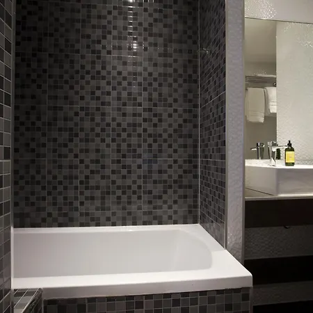 Hotel Des Savoies Perrache 3*