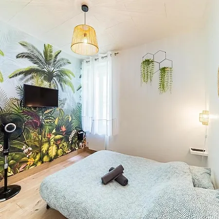 The Little Feuillat Bis - Monplaisir Apartment