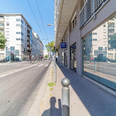 With Semi-open Bedroom Near Part-dieu & Tram Lyon
