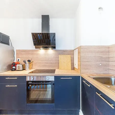 With Semi-open Bedroom Near Part-dieu & Tram * Lyon