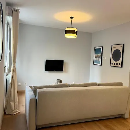 Leeroy Apartament