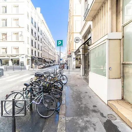 Charming Pied-a-terre For 4 People In The Brotteaux Part Dieu Area Apartment Lyon