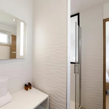 Apartment Avec Balcon - Clim Et Parking Ail Lyon