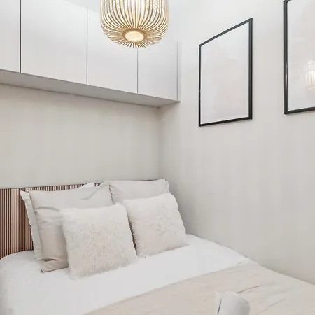 Appartement Escapade Lyonnaise - 6 Person In Sans Soucis *