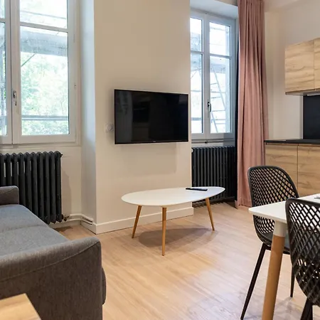 Croix Paquet - A Apartment