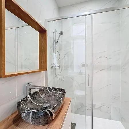 Cosy Appartement, Centre Capucins 2 *