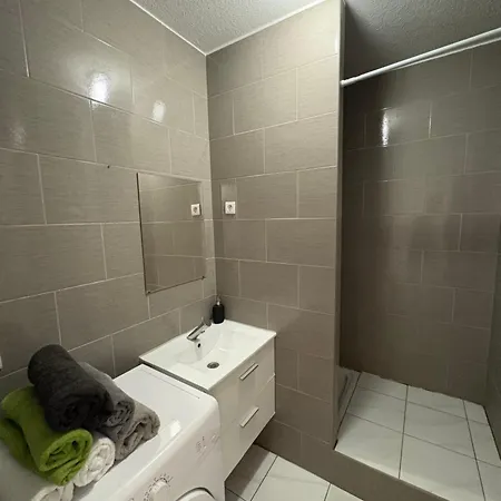 Apartment Spacieux 4 *