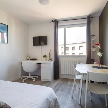 Apartment One Night In - Nuit A *