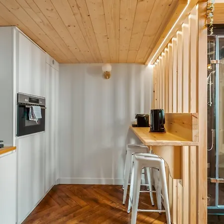 Semesterbostad The Royal Romantic - Sauna - 2p