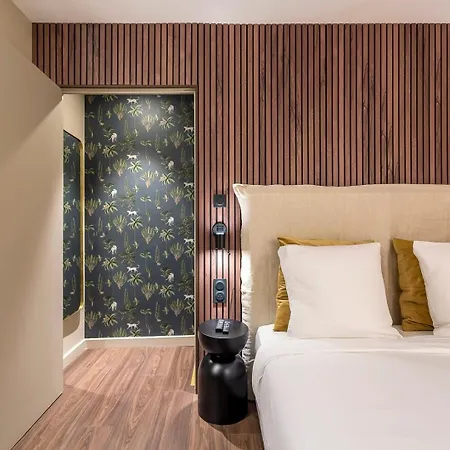 Zola - Furnished - Downtown Apartment *
