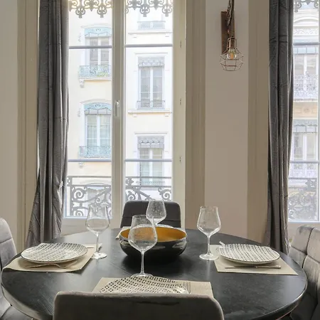 Caractere Et A Cordeliers Apartamento Lyon
