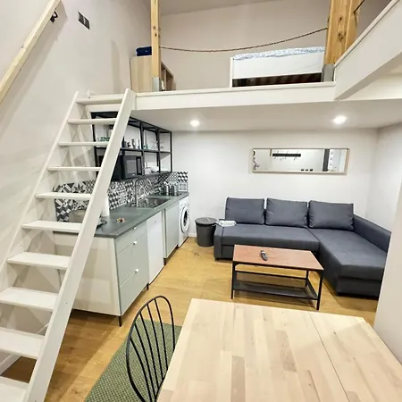 Cosy Air-conditioned Terrace Lione
