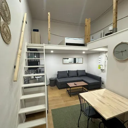 Cosy Air-conditioned Terrace Lione