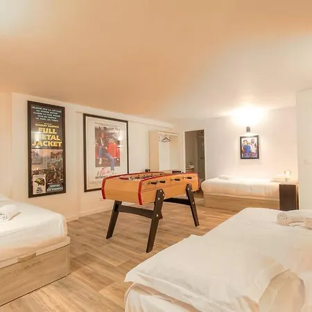 Hollywood Nostalgia, 8 Personnes - Parking, Terreaux * Lyon