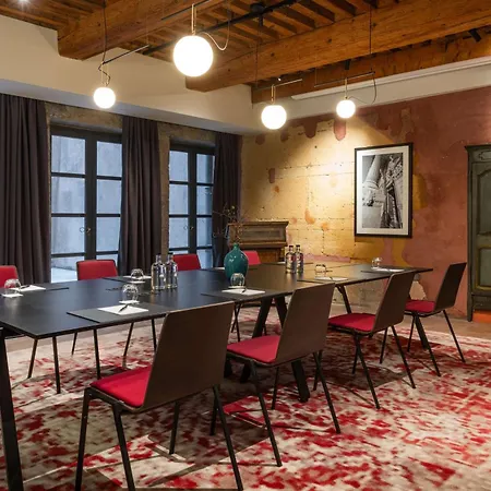 Cour Des Loges Lyon, A Radisson Collection Otel Lyon