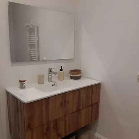 Haussmannien Renove Et Climatise, Centre De Apartment *