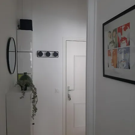 Haussmannien Renove Et Climatise, Centre De Apartment *