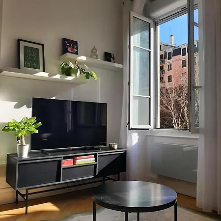 Haussmannien Renove Et Climatise, Centre De Apartment Lyon