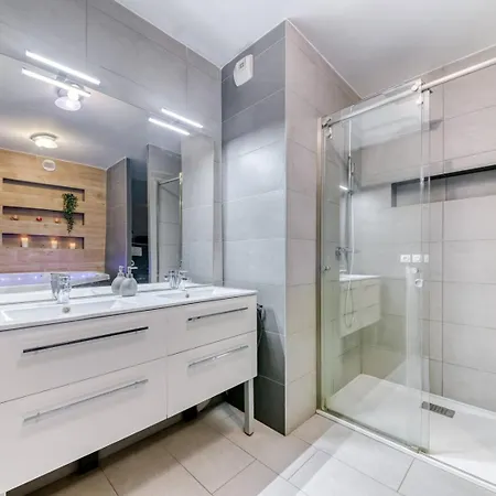 Guestready - Chic With Jacuzzi And Parking 公寓 里昂