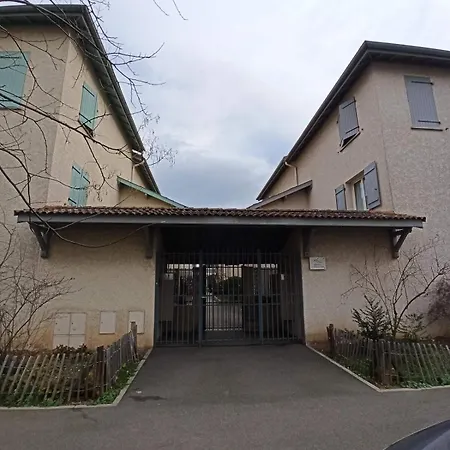 Duplex En Maison, Terrasse, Garage, Au Calme * Лион