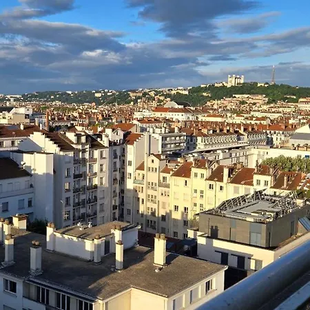 Apartamento Plein Sud Terrasse Climatisation Garage Netflix Lyon