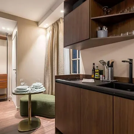 Zola - Furnished - Downtown *