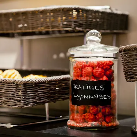 Hotell Charlemagne By Happyculture 4*