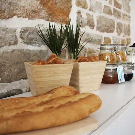 Hostel Slo Saxe Λυών