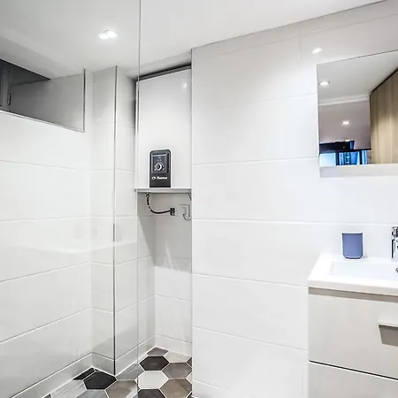 Lovely Escapade In Downtown Apartment