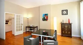 Apartment Ambiance - Voltaire *