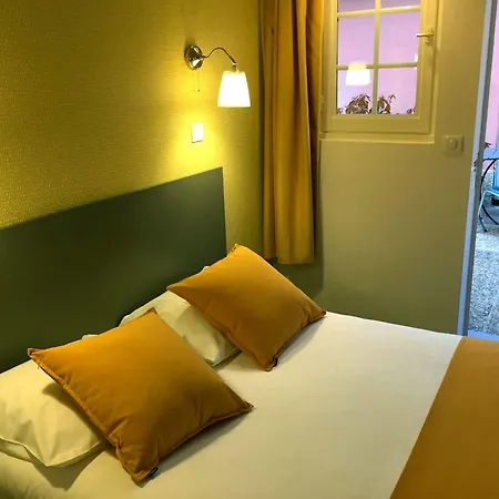 Au Patio Morand Otel 3*