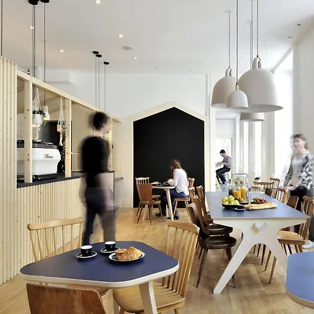 Away Hostel&coffee Shop Lyon