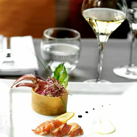 Warwick Reine Astrid - Apart-hotel Lyon