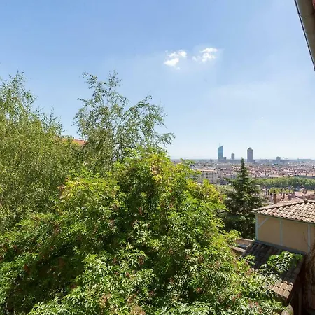 Sur Les Hauteurs Du Vieux Lyon