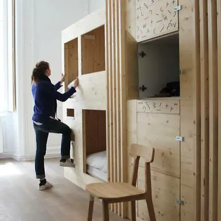 Away Hostel&coffee Shop Lyon