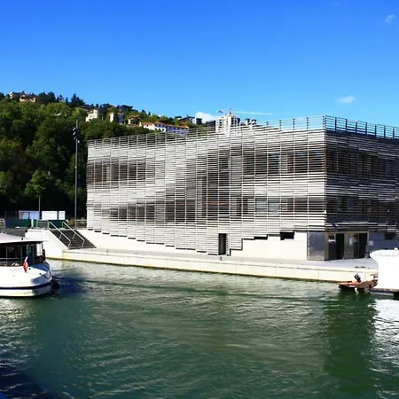 Confluence - Superbe Pied à Terre Avec Parking Privé * Lyon